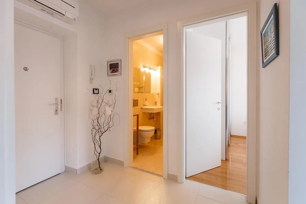 Apartment Breze Split 0*,